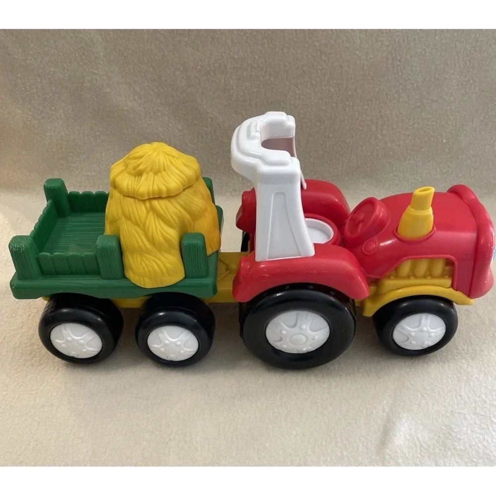 Fisher Price Little People Tow n Pull Farm Tractor Sounds Pop Up Pig 2007 Works